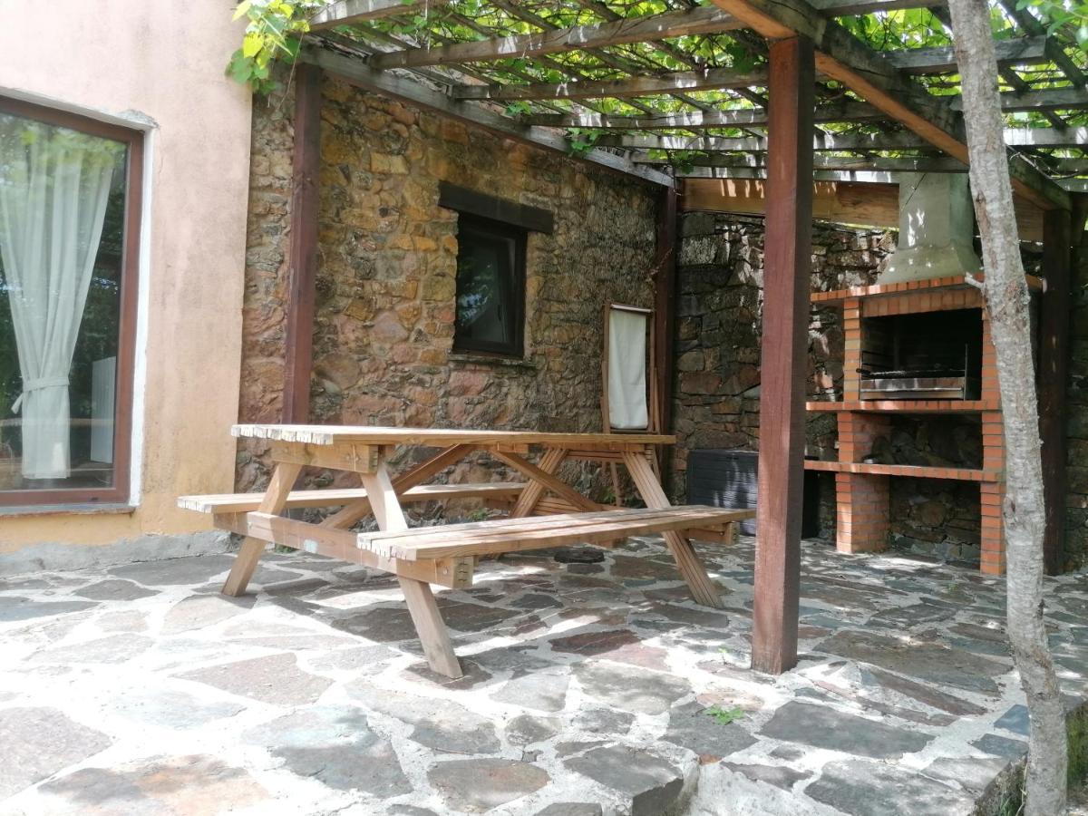 Retiro De Gondramaz - 200 M2 Villa Exterior photo